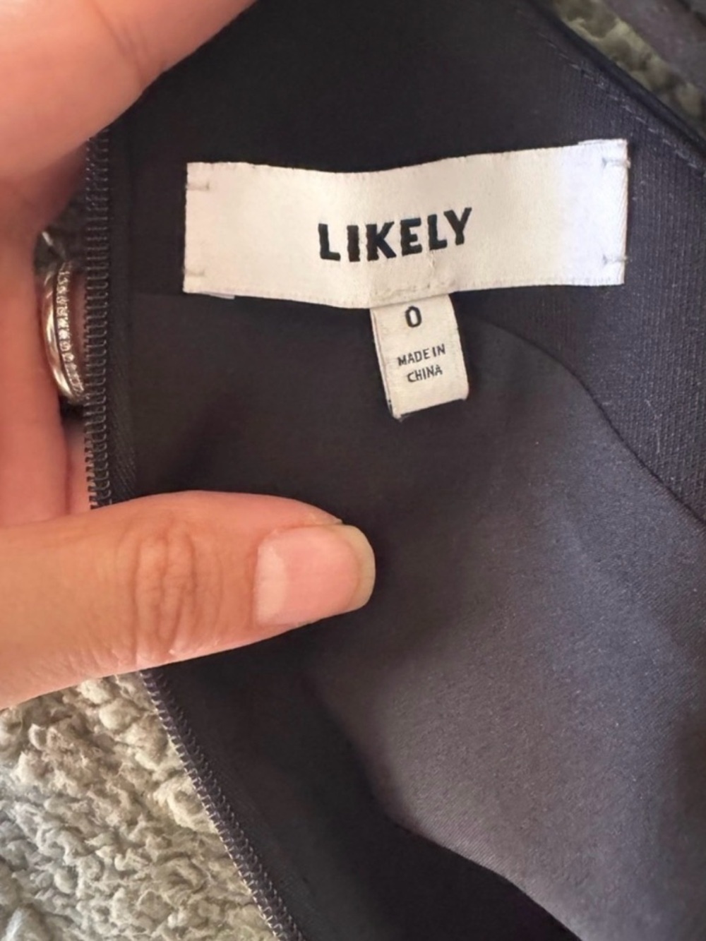 Likely Carolyn Black Bodycon Dress Size 0 Elegant Cocktail LBD - Picture 7 of 7
